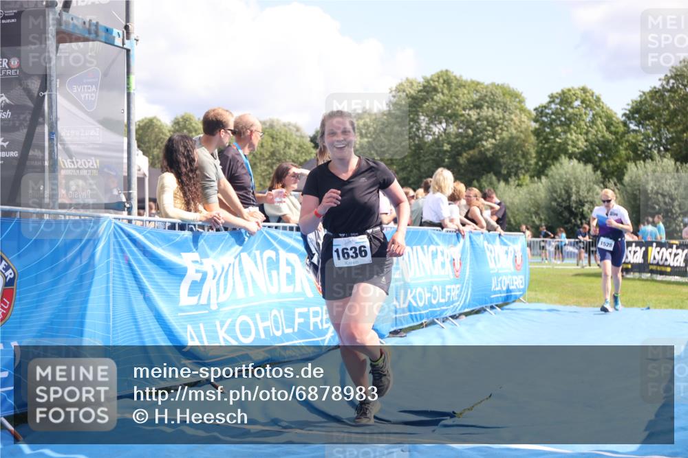 25.08.2024 - Elbe Triathlon Hamburg H.Heesch http://msf.ph/oto/6878983 25.08.2024 12:12:39 Ziel 1528, 1636, 1679 meine-sportfotos.de