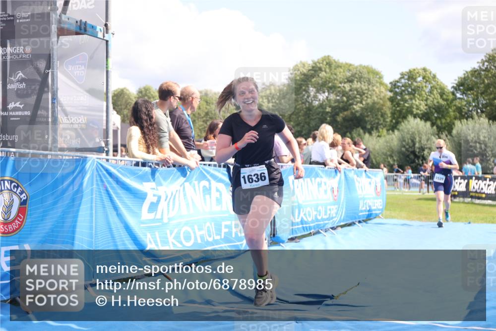 25.08.2024 - Elbe Triathlon Hamburg H.Heesch http://msf.ph/oto/6878985 25.08.2024 12:12:39 Ziel 1528, 1636, 1679 meine-sportfotos.de