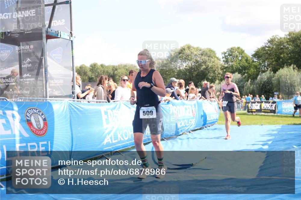 25.08.2024 - Elbe Triathlon Hamburg H.Heesch http://msf.ph/oto/6878986 25.08.2024 11:50:12 Ziel 411, 509, 1672 meine-sportfotos.de