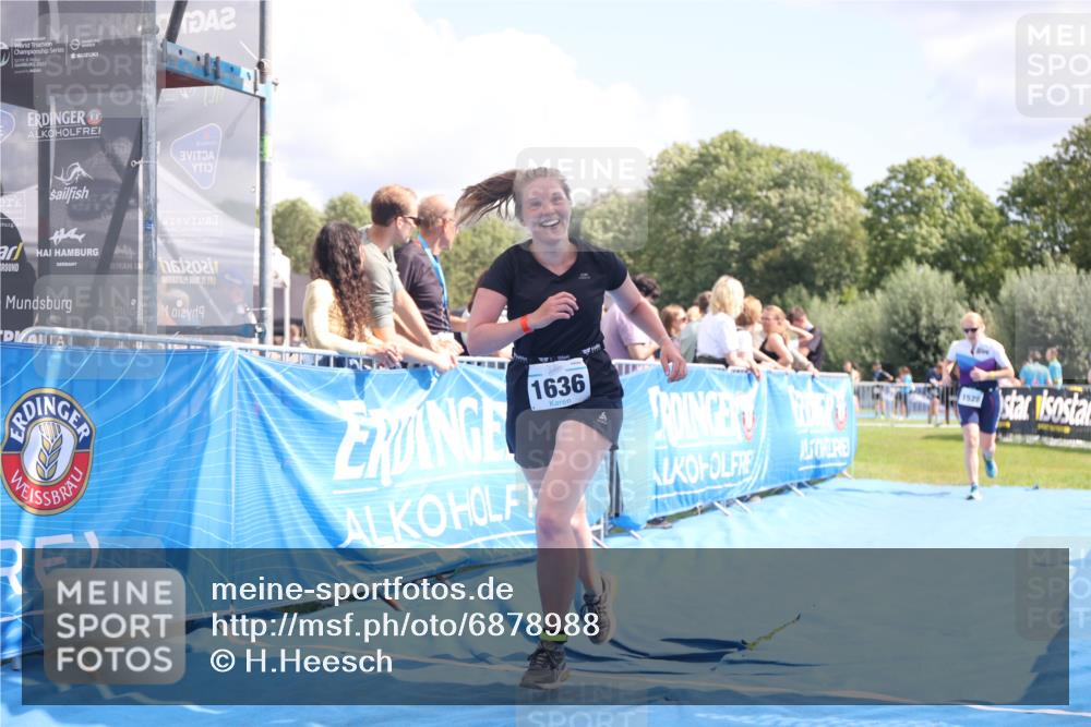 25.08.2024 - Elbe Triathlon Hamburg H.Heesch http://msf.ph/oto/6878988 25.08.2024 12:12:40 Ziel 1528, 1636, 1679 meine-sportfotos.de