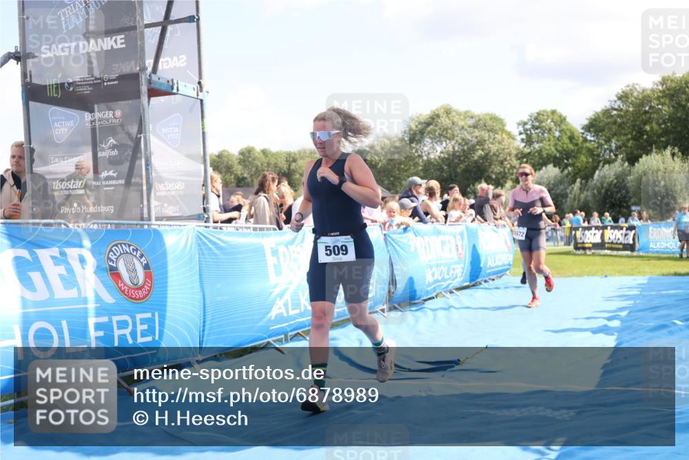 25.08.2024 - Elbe Triathlon Hamburg H.Heesch http://msf.ph/oto/6878989 25.08.2024 11:50:12 Ziel 411, 509, 1672 meine-sportfotos.de
