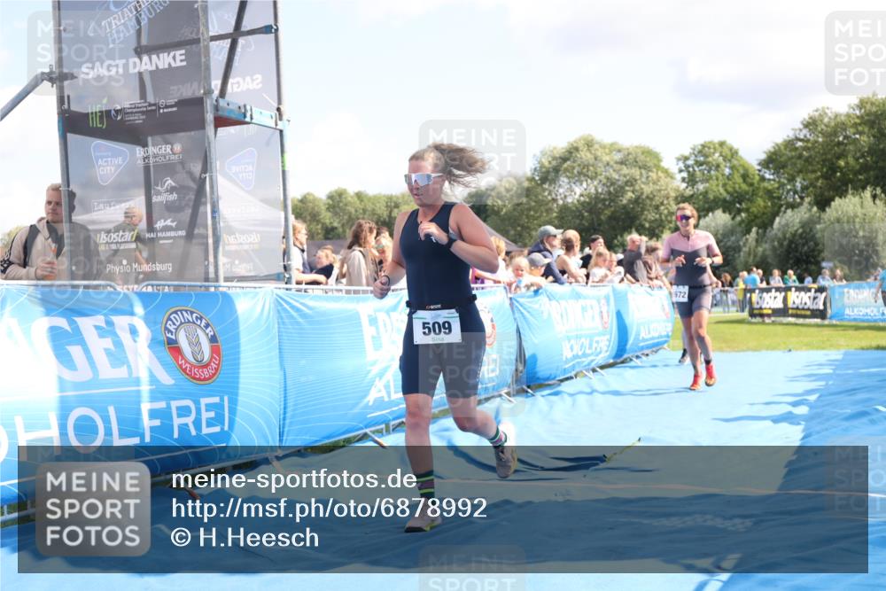 25.08.2024 - Elbe Triathlon Hamburg H.Heesch http://msf.ph/oto/6878992 25.08.2024 11:50:13 Ziel 411, 509, 1672 meine-sportfotos.de