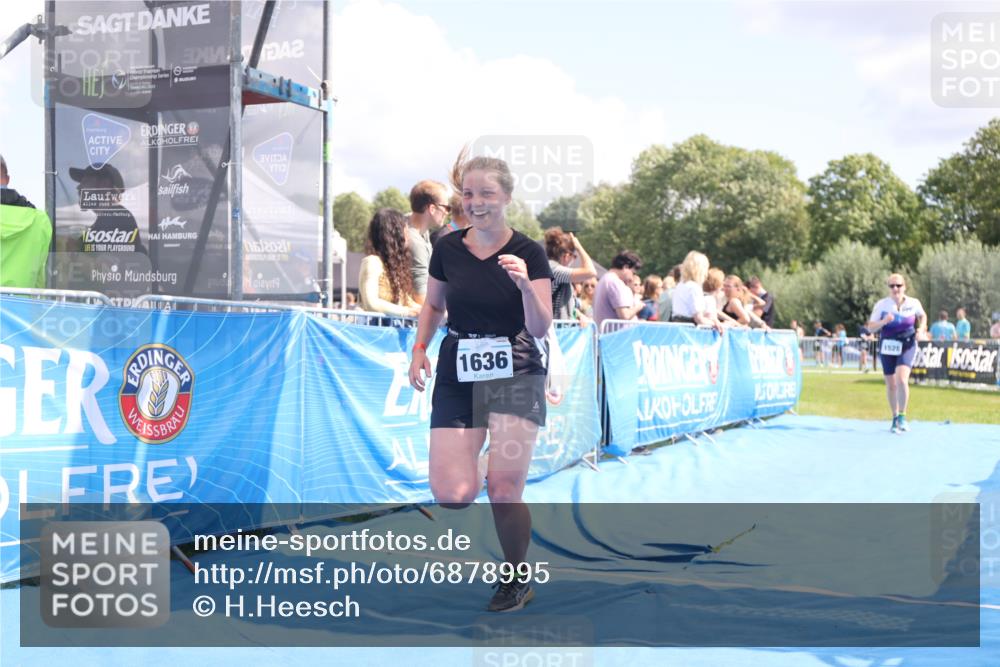 25.08.2024 - Elbe Triathlon Hamburg H.Heesch http://msf.ph/oto/6878995 25.08.2024 12:12:40 Ziel 1528, 1636, 1679 meine-sportfotos.de