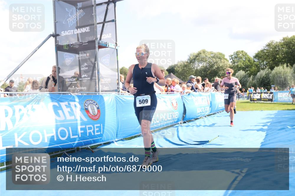 25.08.2024 - Elbe Triathlon Hamburg H.Heesch http://msf.ph/oto/6879000 25.08.2024 11:50:13 Ziel 411, 509, 1672 meine-sportfotos.de