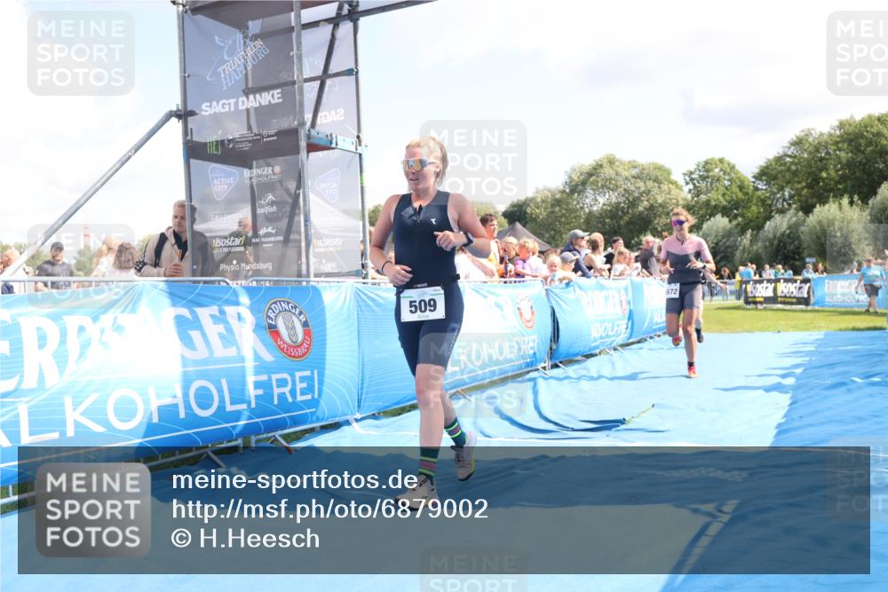 25.08.2024 - Elbe Triathlon Hamburg H.Heesch http://msf.ph/oto/6879002 25.08.2024 11:50:13 Ziel 411, 509, 1672 meine-sportfotos.de