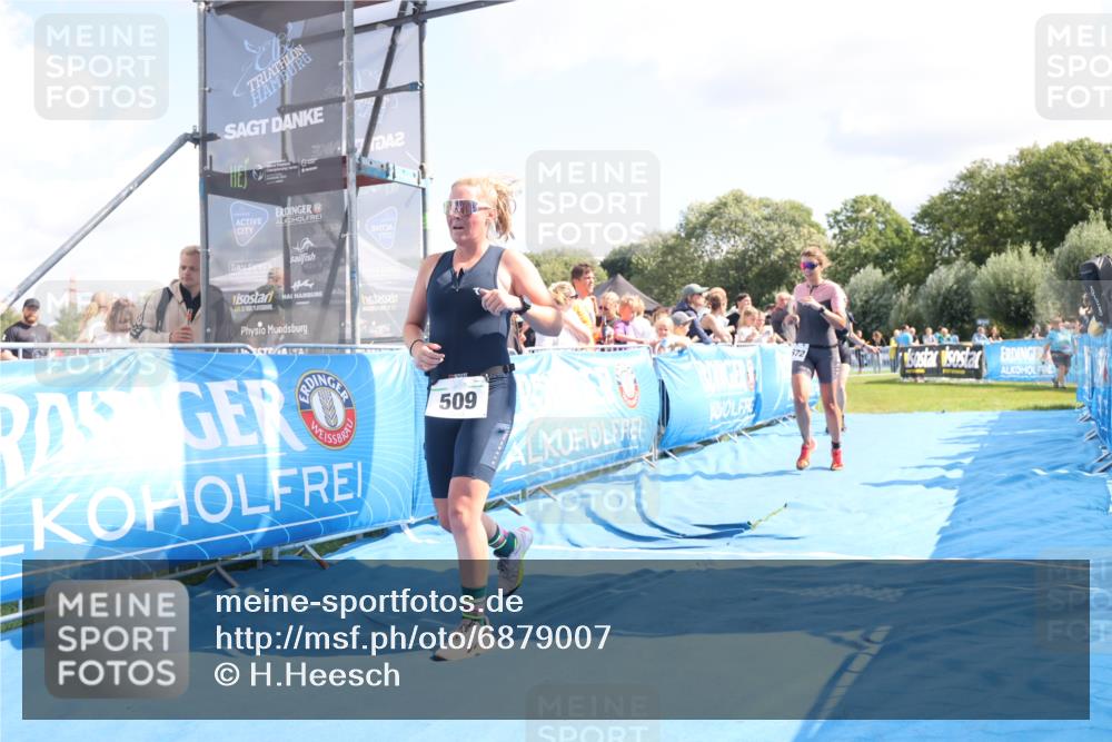 25.08.2024 - Elbe Triathlon Hamburg H.Heesch http://msf.ph/oto/6879007 25.08.2024 11:50:13 Ziel 411, 509, 1672 meine-sportfotos.de