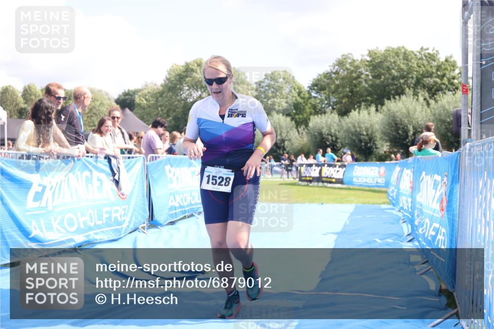 25.08.2024 - Elbe Triathlon Hamburg H.Heesch http://msf.ph/oto/6879012 25.08.2024 12:12:44 Ziel 1528, 1636 meine-sportfotos.de