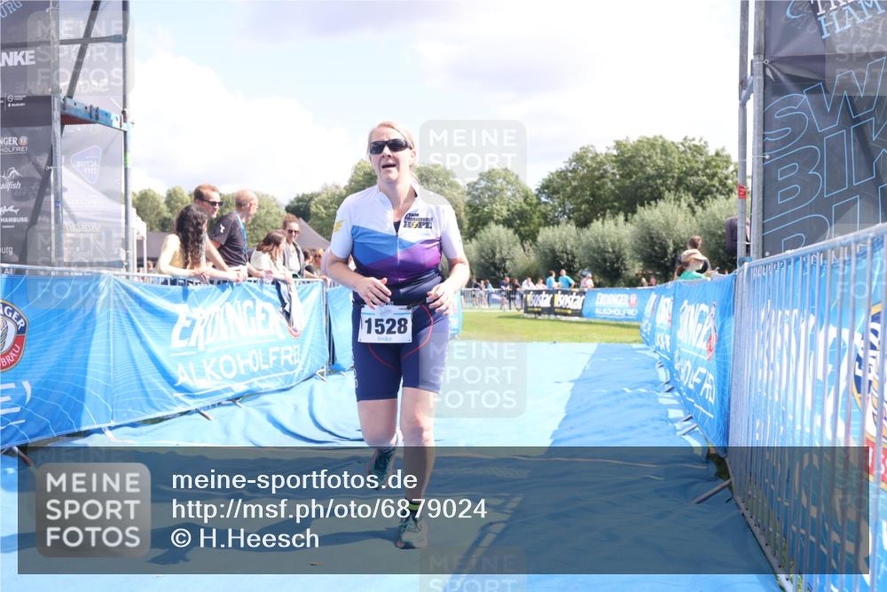 25.08.2024 - Elbe Triathlon Hamburg H.Heesch http://msf.ph/oto/6879024 25.08.2024 12:12:44 Ziel 1528, 1636 meine-sportfotos.de