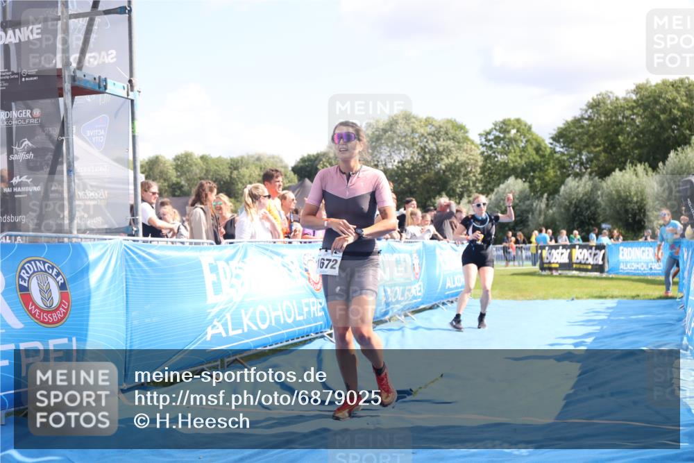 25.08.2024 - Elbe Triathlon Hamburg H.Heesch http://msf.ph/oto/6879025 25.08.2024 11:50:14 Ziel 411, 509, 1672 meine-sportfotos.de