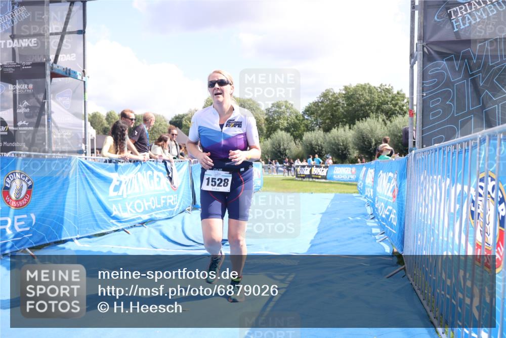 25.08.2024 - Elbe Triathlon Hamburg H.Heesch http://msf.ph/oto/6879026 25.08.2024 12:12:44 Ziel 1528, 1636 meine-sportfotos.de