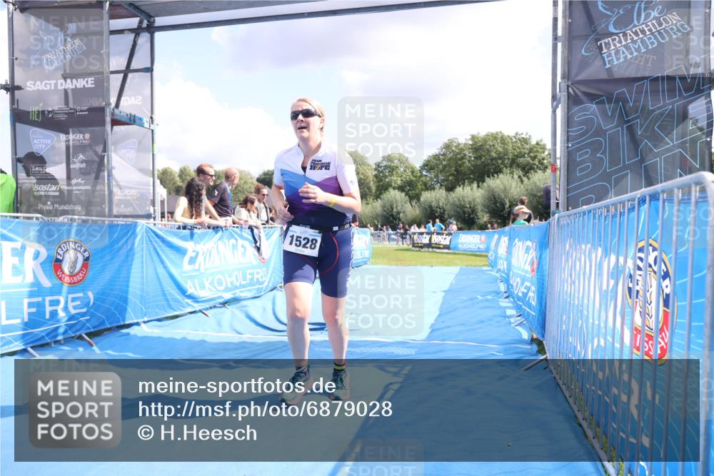 25.08.2024 - Elbe Triathlon Hamburg H.Heesch http://msf.ph/oto/6879028 25.08.2024 12:12:44 Ziel 1528, 1636 meine-sportfotos.de