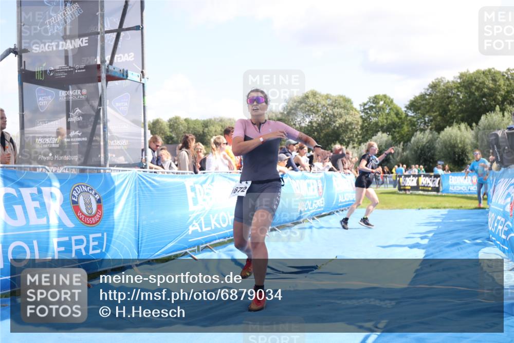25.08.2024 - Elbe Triathlon Hamburg H.Heesch http://msf.ph/oto/6879034 25.08.2024 11:50:14 Ziel 411, 509, 1672 meine-sportfotos.de