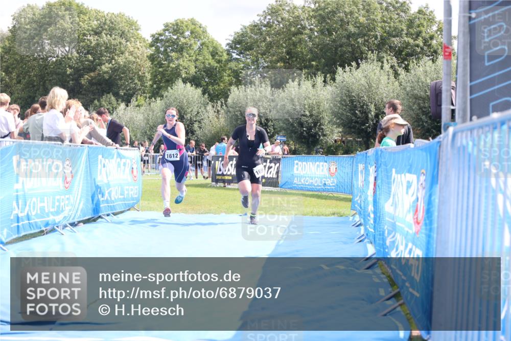 25.08.2024 - Elbe Triathlon Hamburg H.Heesch http://msf.ph/oto/6879037 25.08.2024 12:12:54 Ziel 1612, 1656 meine-sportfotos.de