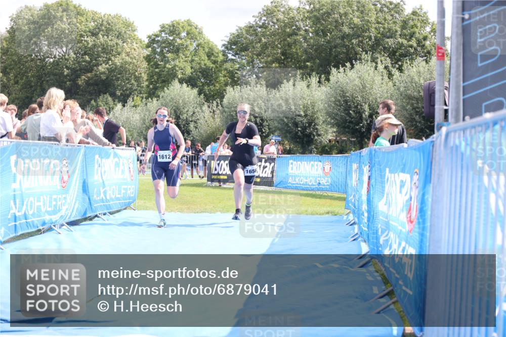 25.08.2024 - Elbe Triathlon Hamburg H.Heesch http://msf.ph/oto/6879041 25.08.2024 12:12:54 Ziel 1612, 1656 meine-sportfotos.de