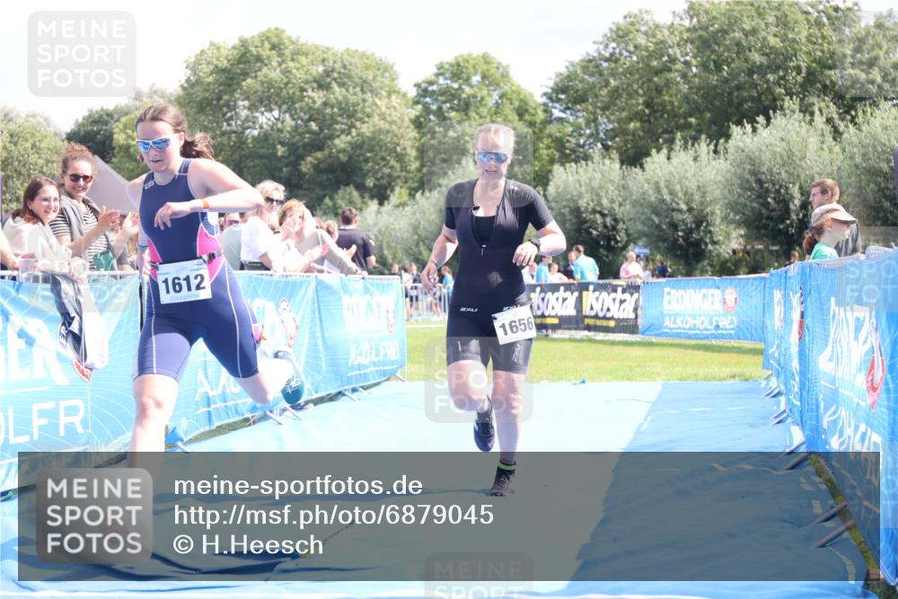 25.08.2024 - Elbe Triathlon Hamburg H.Heesch http://msf.ph/oto/6879045 25.08.2024 12:12:56 Ziel 1612, 1656 meine-sportfotos.de