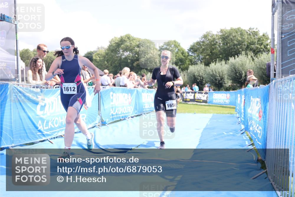 25.08.2024 - Elbe Triathlon Hamburg H.Heesch http://msf.ph/oto/6879053 25.08.2024 12:12:56 Ziel 1612, 1656 meine-sportfotos.de