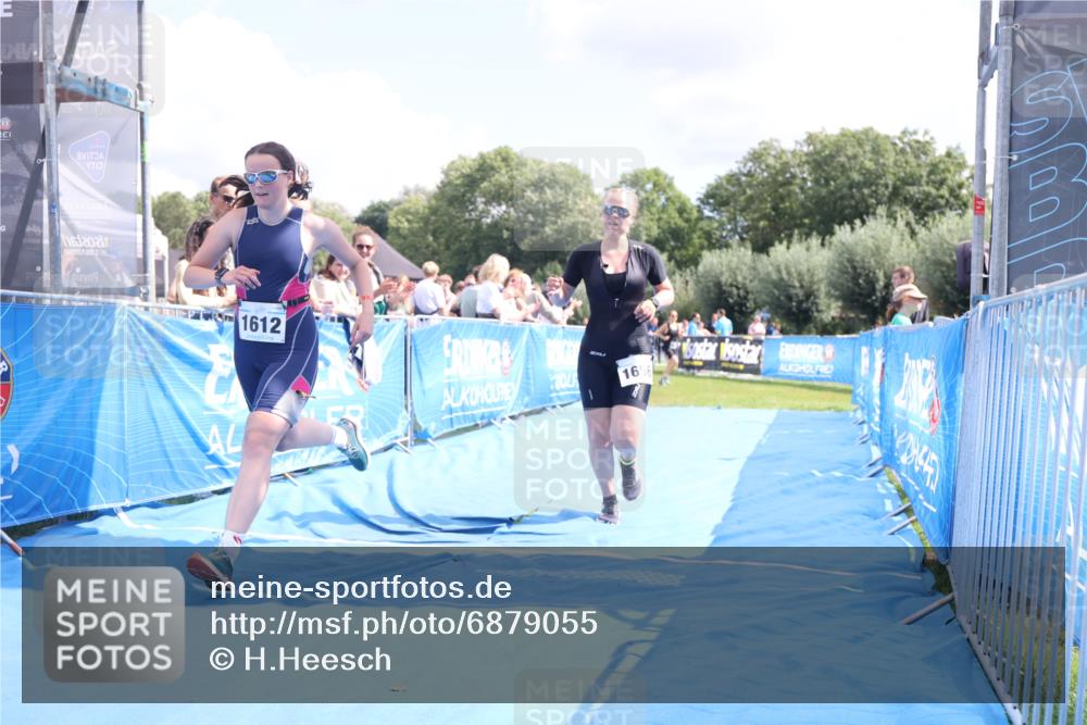 25.08.2024 - Elbe Triathlon Hamburg H.Heesch http://msf.ph/oto/6879055 25.08.2024 12:12:56 Ziel 1612, 1656 meine-sportfotos.de