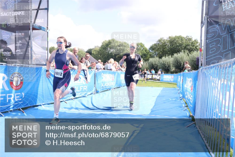 25.08.2024 - Elbe Triathlon Hamburg H.Heesch http://msf.ph/oto/6879057 25.08.2024 12:12:56 Ziel 1612, 1656 meine-sportfotos.de