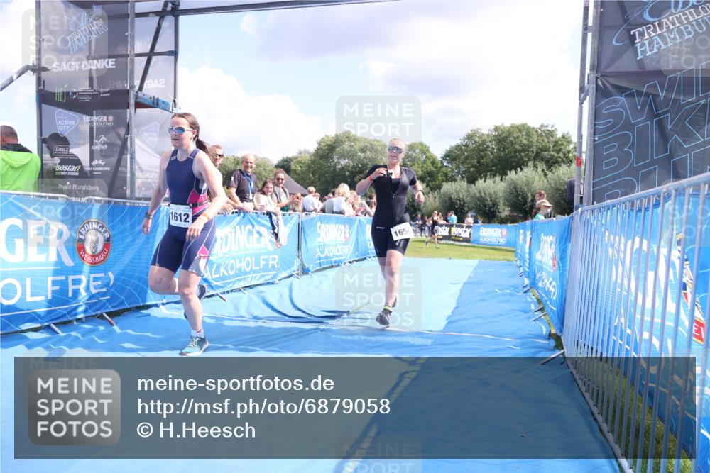 25.08.2024 - Elbe Triathlon Hamburg H.Heesch http://msf.ph/oto/6879058 25.08.2024 12:12:56 Ziel 1612, 1656 meine-sportfotos.de