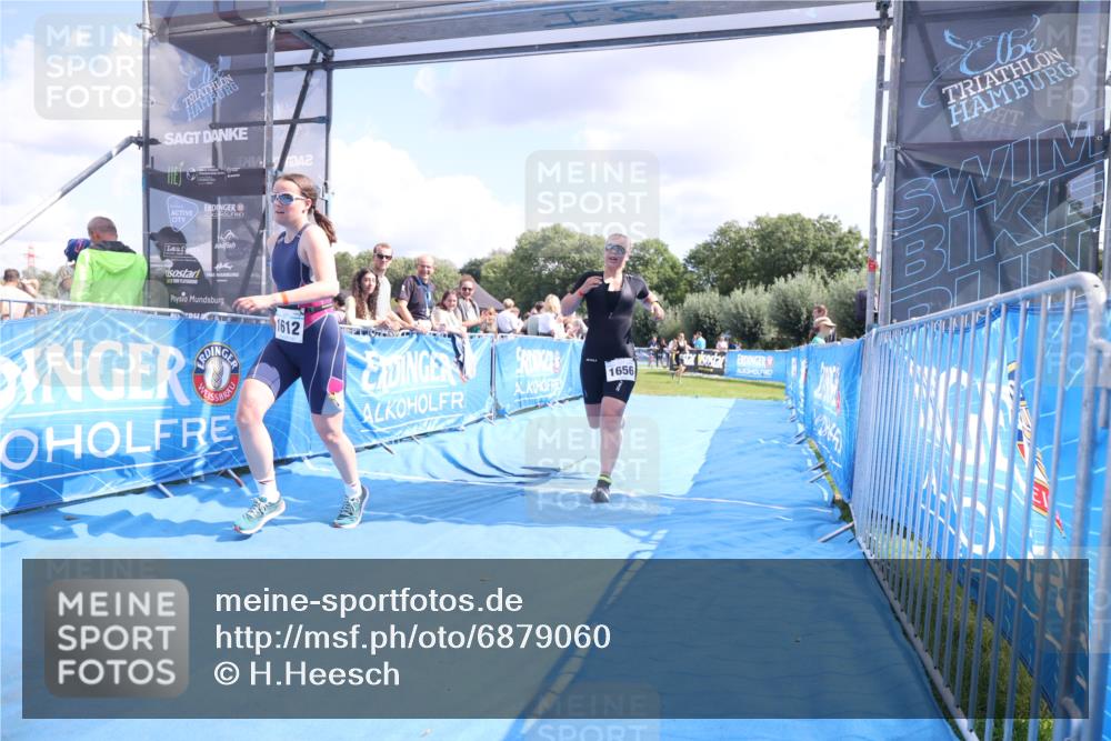 25.08.2024 - Elbe Triathlon Hamburg H.Heesch http://msf.ph/oto/6879060 25.08.2024 12:12:56 Ziel 1612, 1656 meine-sportfotos.de