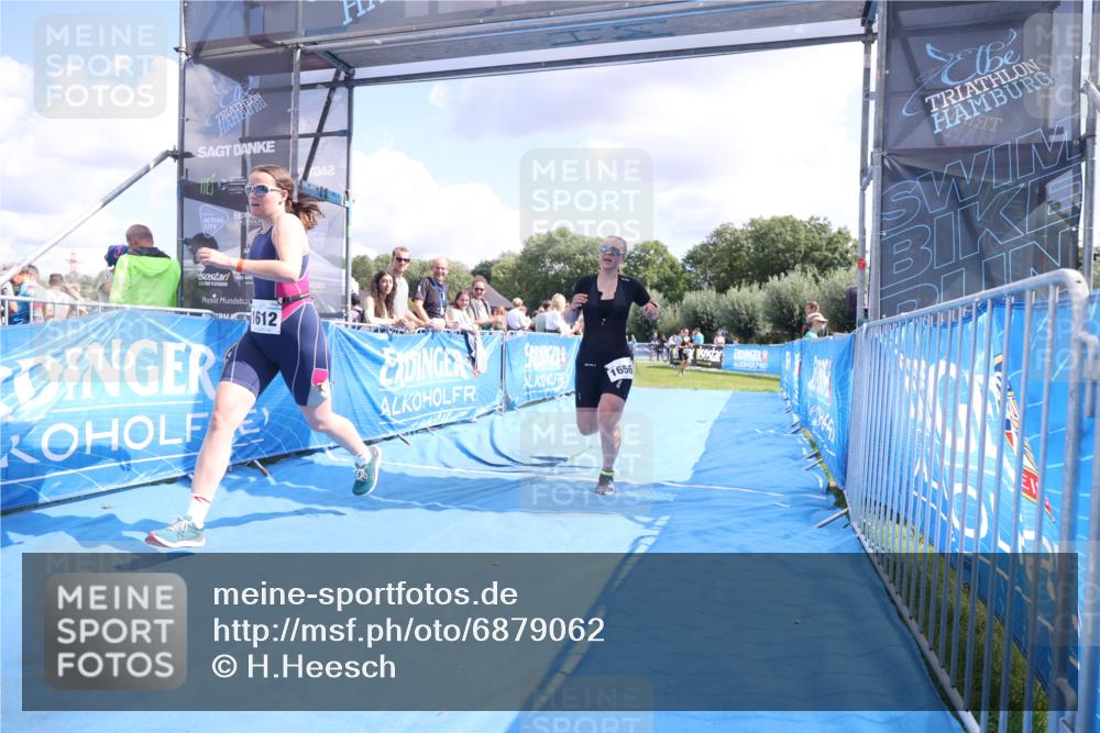 25.08.2024 - Elbe Triathlon Hamburg H.Heesch http://msf.ph/oto/6879062 25.08.2024 12:12:56 Ziel 1612, 1656 meine-sportfotos.de