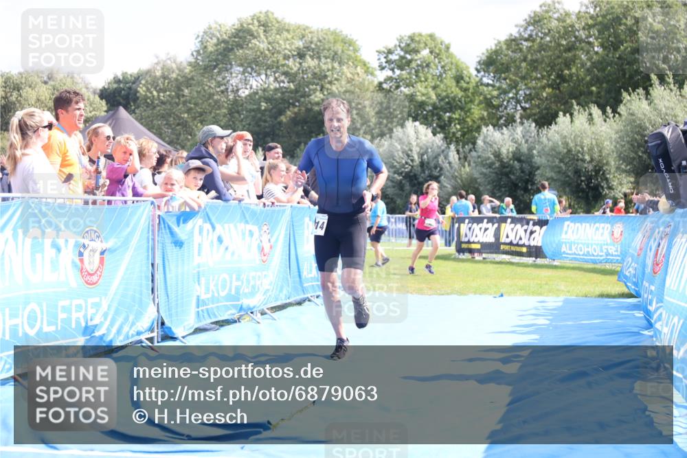 25.08.2024 - Elbe Triathlon Hamburg H.Heesch http://msf.ph/oto/6879063 25.08.2024 11:50:27 Ziel 1414 meine-sportfotos.de