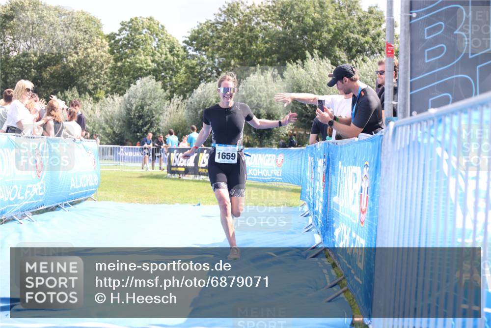 25.08.2024 - Elbe Triathlon Hamburg H.Heesch http://msf.ph/oto/6879071 25.08.2024 12:13:38 Ziel 1659 meine-sportfotos.de