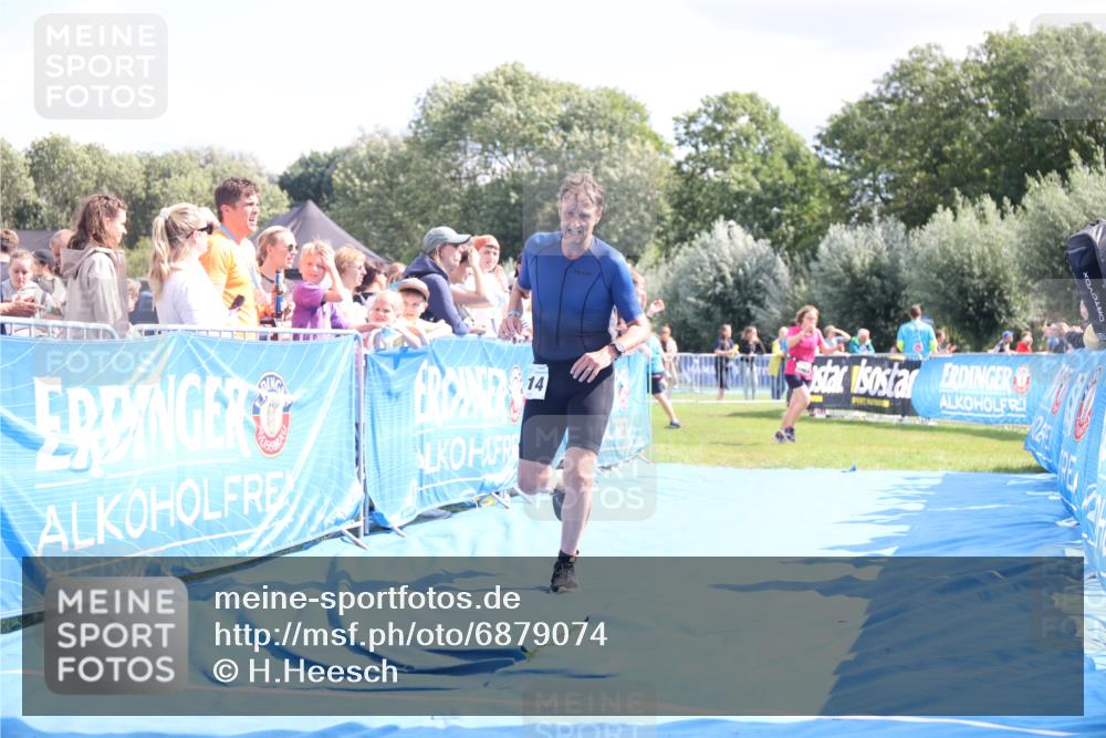 25.08.2024 - Elbe Triathlon Hamburg H.Heesch http://msf.ph/oto/6879074 25.08.2024 11:50:27 Ziel 1414 meine-sportfotos.de