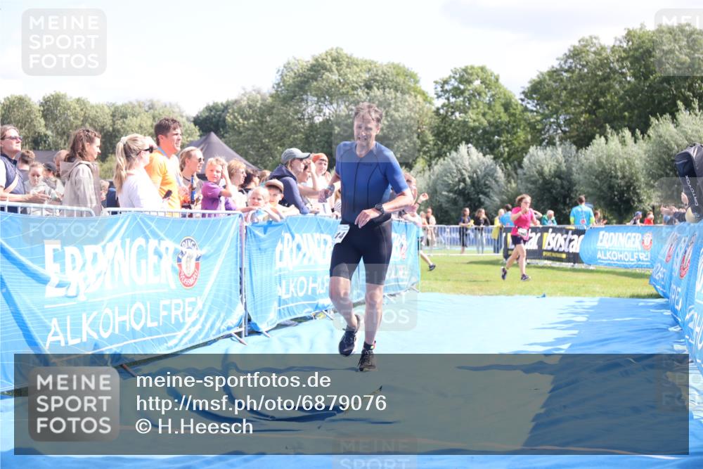25.08.2024 - Elbe Triathlon Hamburg H.Heesch http://msf.ph/oto/6879076 25.08.2024 11:50:27 Ziel 1414 meine-sportfotos.de