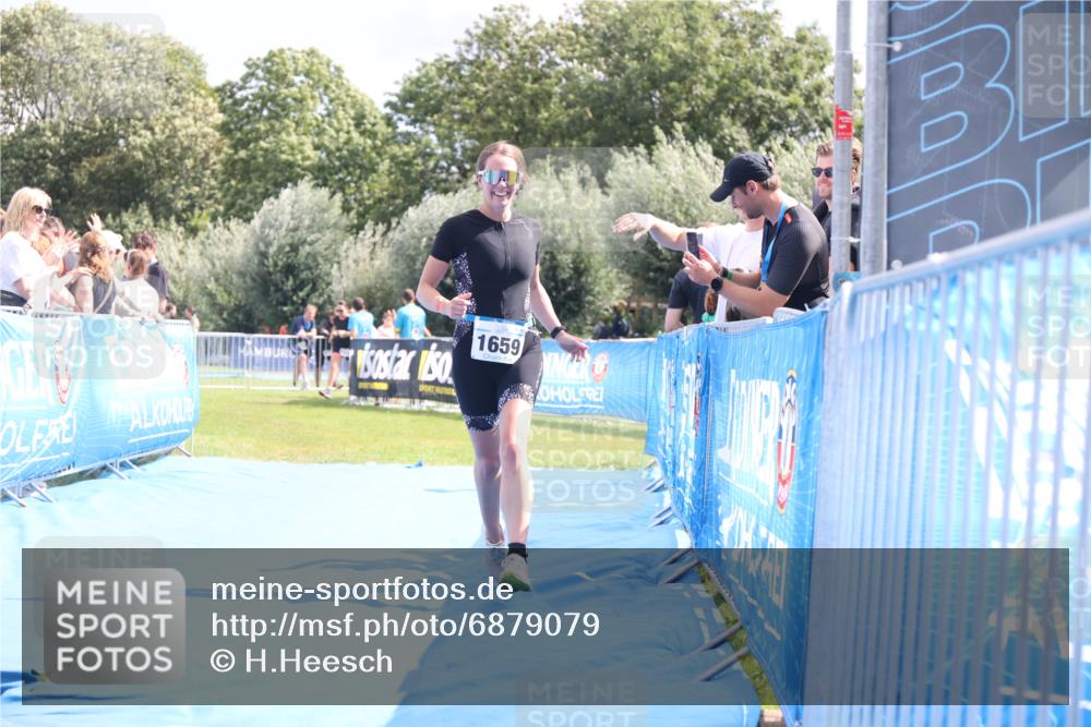 25.08.2024 - Elbe Triathlon Hamburg H.Heesch http://msf.ph/oto/6879079 25.08.2024 12:13:38 Ziel 1659 meine-sportfotos.de