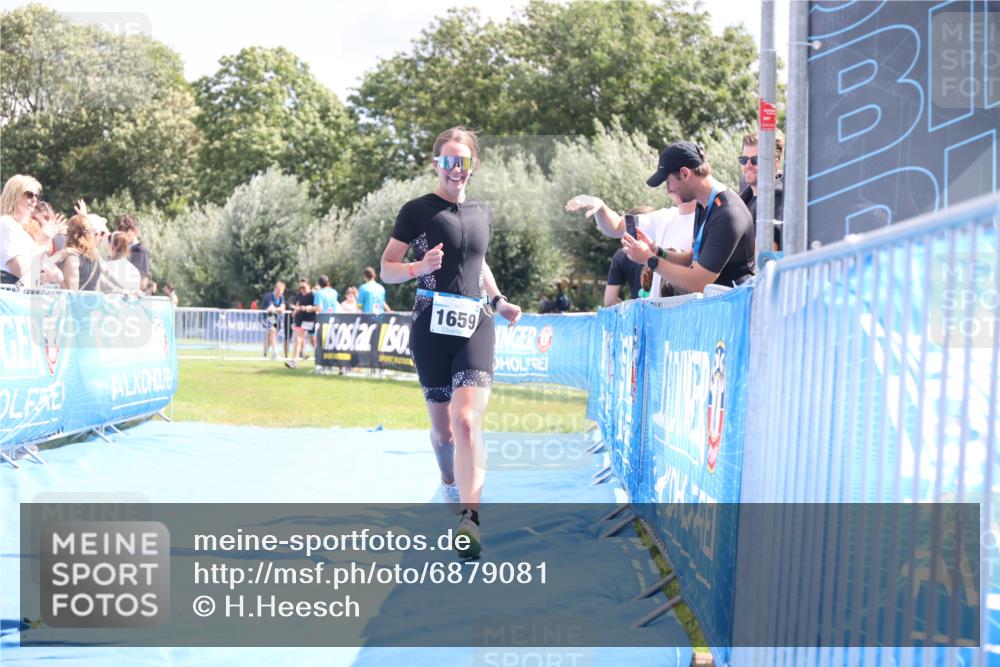 25.08.2024 - Elbe Triathlon Hamburg H.Heesch http://msf.ph/oto/6879081 25.08.2024 12:13:38 Ziel 1659 meine-sportfotos.de