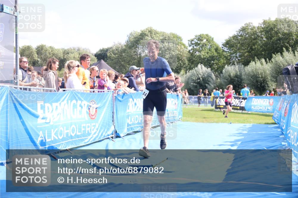 25.08.2024 - Elbe Triathlon Hamburg H.Heesch http://msf.ph/oto/6879082 25.08.2024 11:50:27 Ziel 1414 meine-sportfotos.de