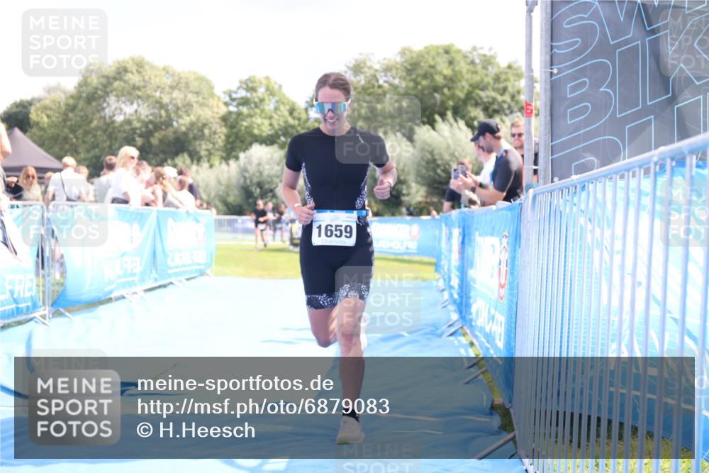 25.08.2024 - Elbe Triathlon Hamburg H.Heesch http://msf.ph/oto/6879083 25.08.2024 12:13:39 Ziel 1659 meine-sportfotos.de