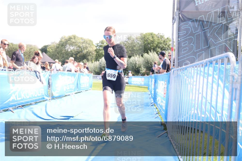 25.08.2024 - Elbe Triathlon Hamburg H.Heesch http://msf.ph/oto/6879089 25.08.2024 12:13:39 Ziel 1659 meine-sportfotos.de