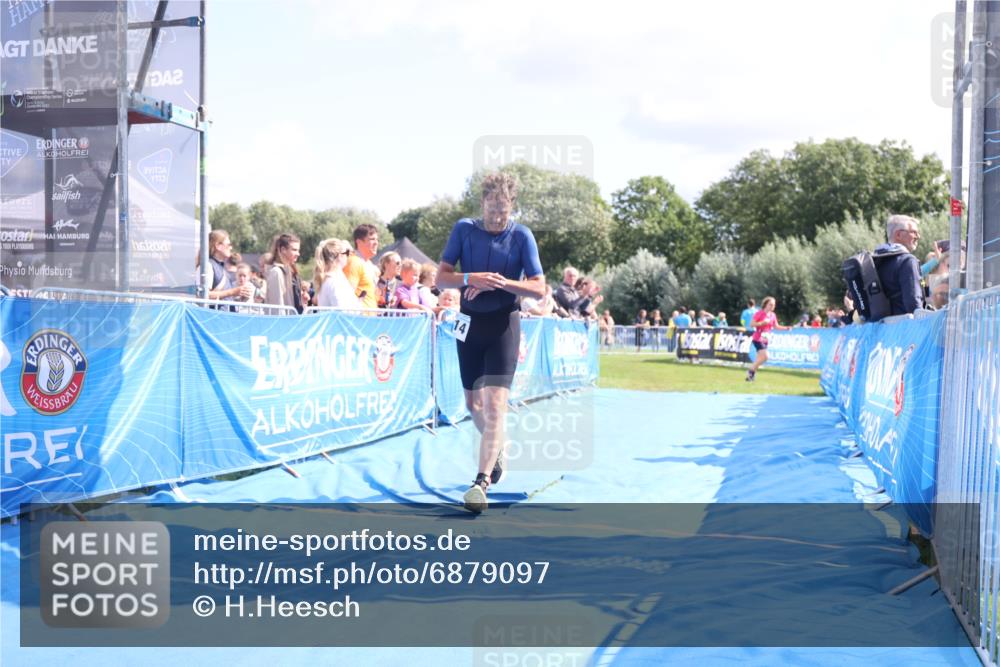 25.08.2024 - Elbe Triathlon Hamburg H.Heesch http://msf.ph/oto/6879097 25.08.2024 11:50:28 Ziel 1414 meine-sportfotos.de