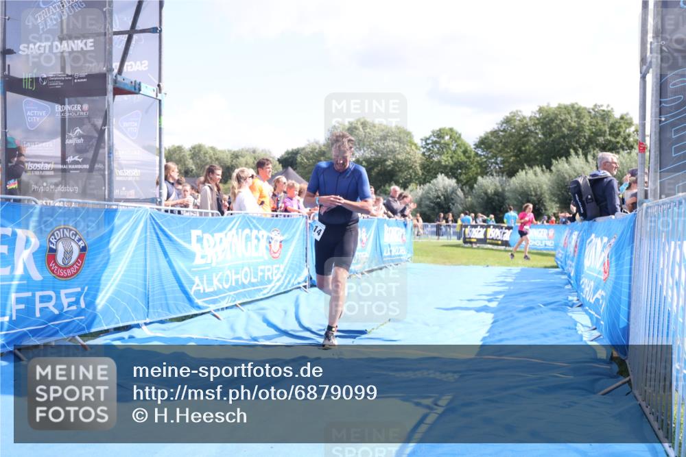 25.08.2024 - Elbe Triathlon Hamburg H.Heesch http://msf.ph/oto/6879099 25.08.2024 11:50:28 Ziel 1414 meine-sportfotos.de