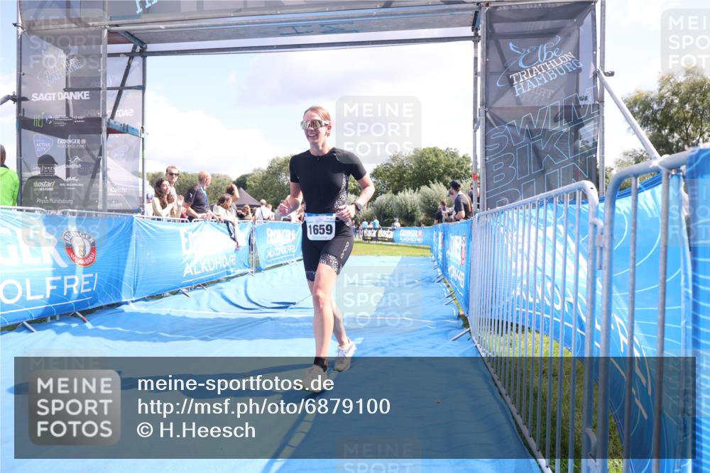 25.08.2024 - Elbe Triathlon Hamburg H.Heesch http://msf.ph/oto/6879100 25.08.2024 12:13:40 Ziel 1659 meine-sportfotos.de