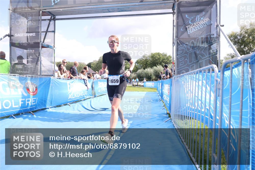 25.08.2024 - Elbe Triathlon Hamburg H.Heesch http://msf.ph/oto/6879102 25.08.2024 12:13:40 Ziel 1659 meine-sportfotos.de