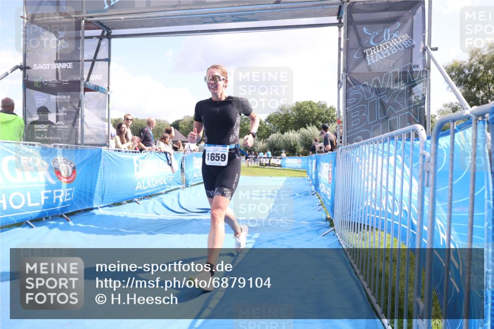 25.08.2024 - Elbe Triathlon Hamburg H.Heesch http://msf.ph/oto/6879104 25.08.2024 12:13:40 Ziel 1659 meine-sportfotos.de