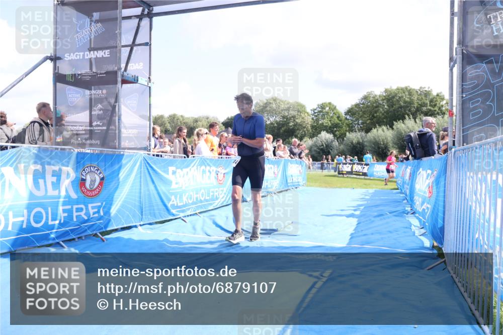 25.08.2024 - Elbe Triathlon Hamburg H.Heesch http://msf.ph/oto/6879107 25.08.2024 11:50:28 Ziel 1414 meine-sportfotos.de