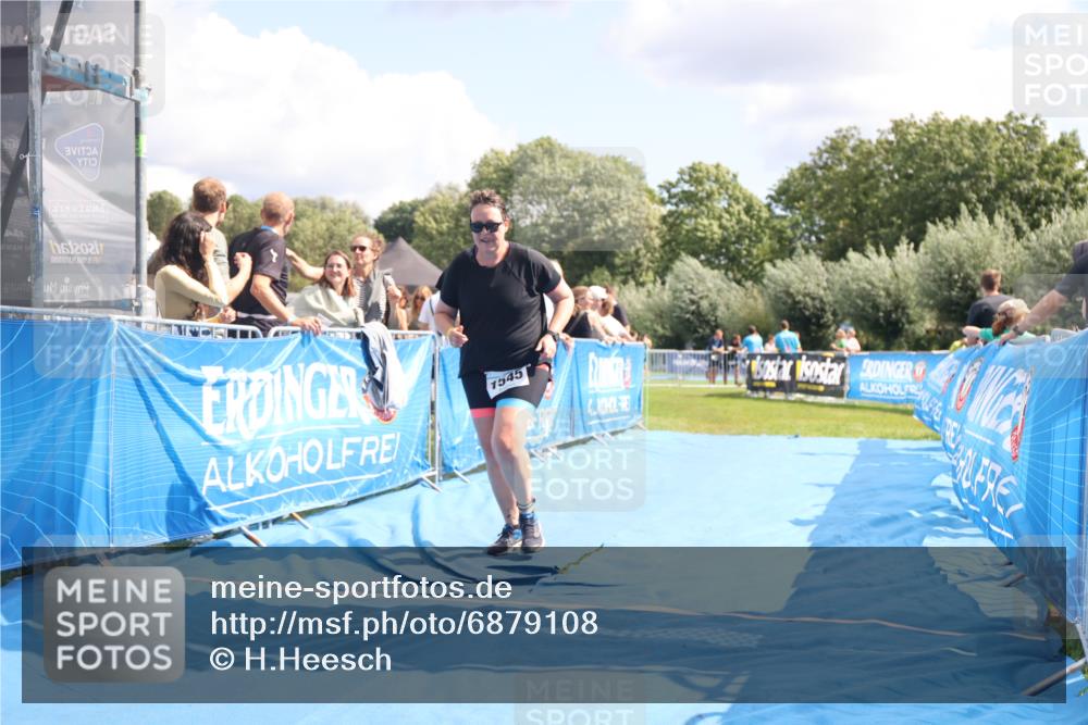 25.08.2024 - Elbe Triathlon Hamburg H.Heesch http://msf.ph/oto/6879108 25.08.2024 12:13:50 Ziel 1545, 1680 meine-sportfotos.de