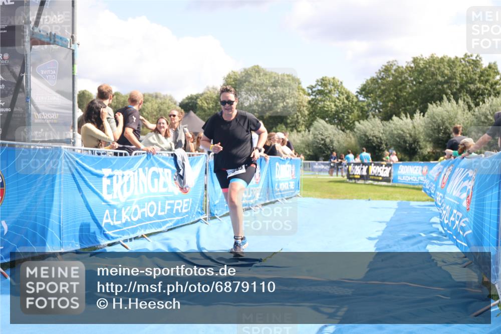25.08.2024 - Elbe Triathlon Hamburg H.Heesch http://msf.ph/oto/6879110 25.08.2024 12:13:50 Ziel 1545, 1680 meine-sportfotos.de