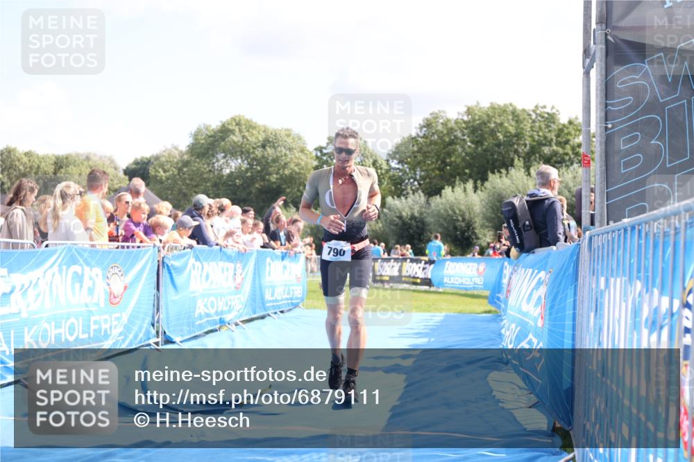 25.08.2024 - Elbe Triathlon Hamburg H.Heesch http://msf.ph/oto/6879111 25.08.2024 11:50:40 Ziel 790 meine-sportfotos.de