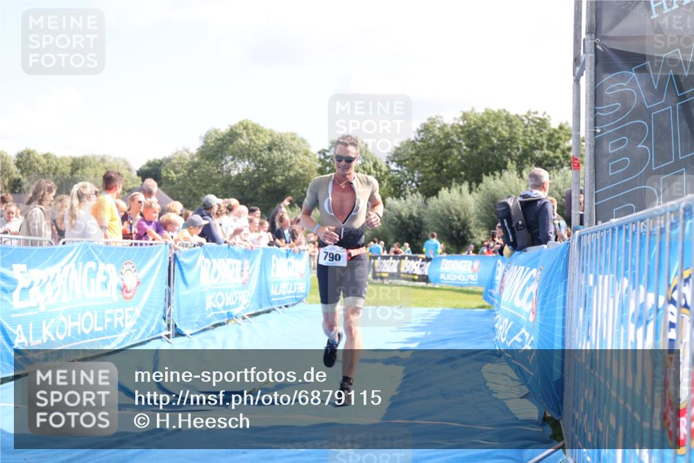 25.08.2024 - Elbe Triathlon Hamburg H.Heesch http://msf.ph/oto/6879115 25.08.2024 11:50:41 Ziel 790, 1502 meine-sportfotos.de