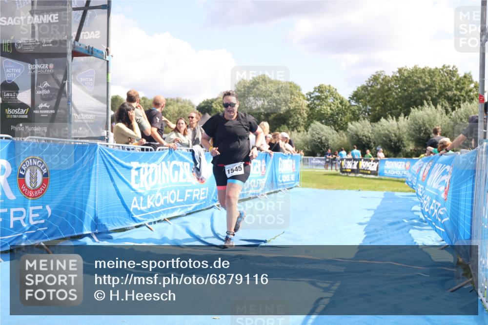 25.08.2024 - Elbe Triathlon Hamburg H.Heesch http://msf.ph/oto/6879116 25.08.2024 12:13:50 Ziel 1545, 1680 meine-sportfotos.de