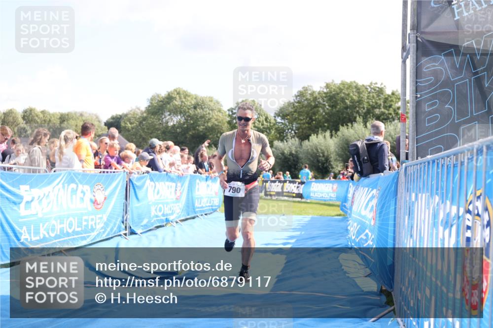 25.08.2024 - Elbe Triathlon Hamburg H.Heesch http://msf.ph/oto/6879117 25.08.2024 11:50:41 Ziel 790, 1502 meine-sportfotos.de