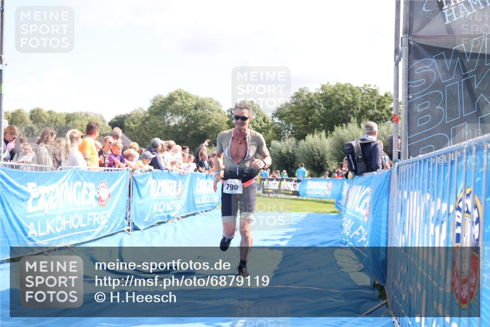 25.08.2024 - Elbe Triathlon Hamburg H.Heesch http://msf.ph/oto/6879119 25.08.2024 11:50:41 Ziel 790, 1502 meine-sportfotos.de