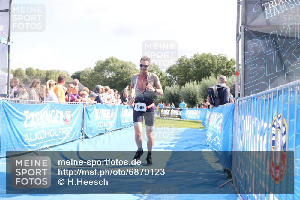 25.08.2024 - Elbe Triathlon Hamburg H.Heesch http://msf.ph/oto/6879123 25.08.2024 11:50:41 Ziel 790, 1502 meine-sportfotos.de