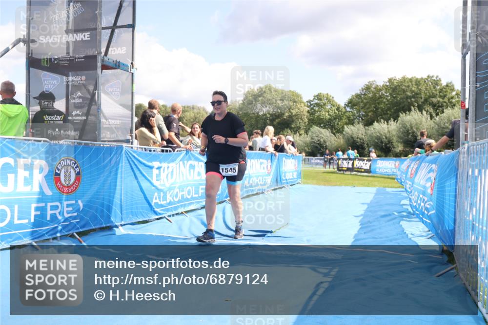 25.08.2024 - Elbe Triathlon Hamburg H.Heesch http://msf.ph/oto/6879124 25.08.2024 12:13:50 Ziel 1545, 1680 meine-sportfotos.de