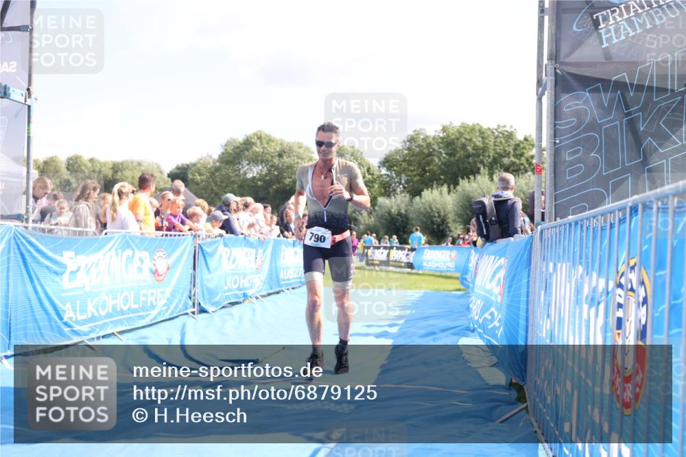25.08.2024 - Elbe Triathlon Hamburg H.Heesch http://msf.ph/oto/6879125 25.08.2024 11:50:41 Ziel 790, 1502 meine-sportfotos.de